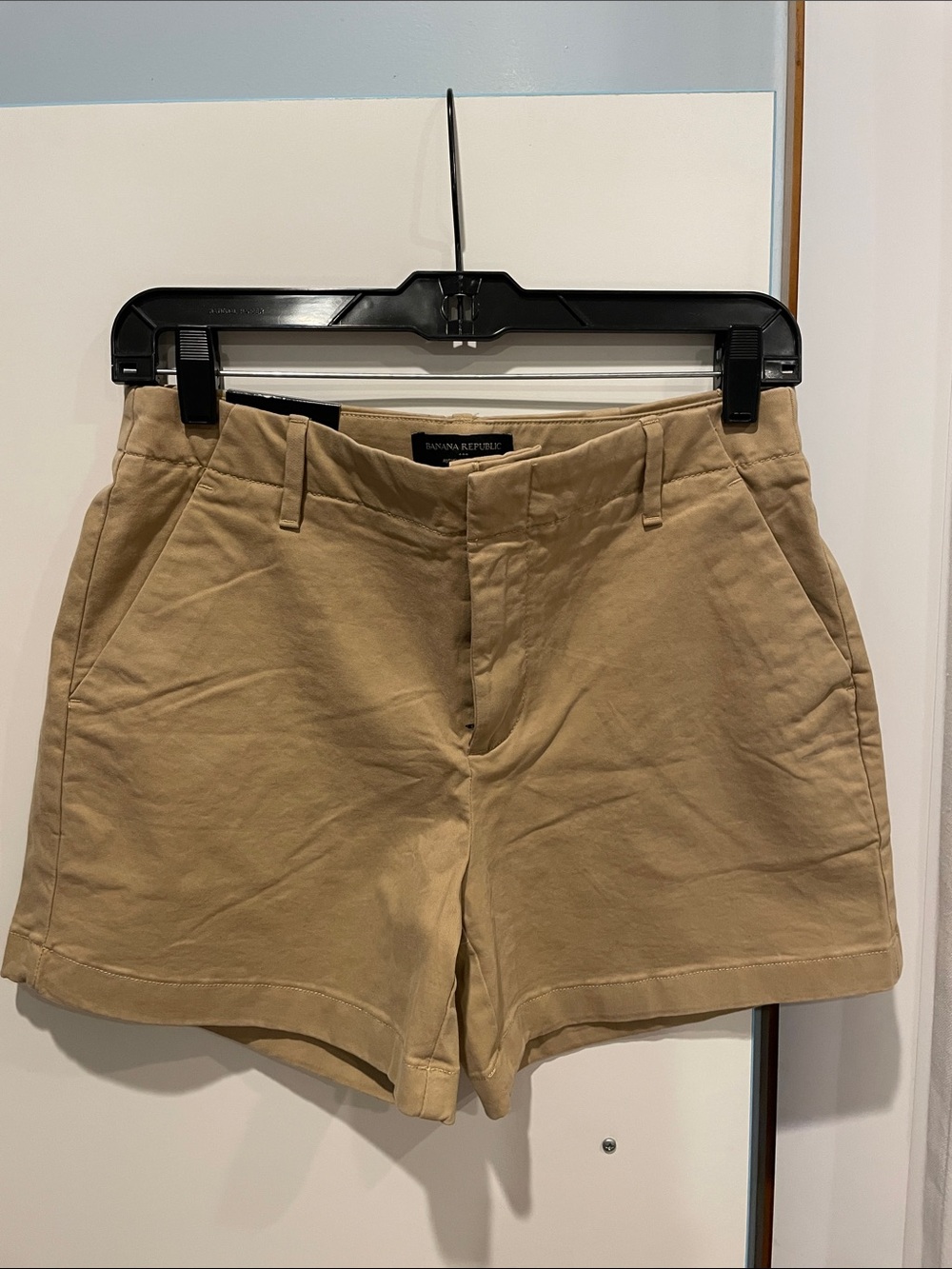 Banana Republic Khaki Mid-Rise 5” Women's Shorts
